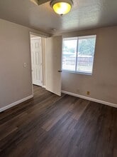 225 Vine St in Willows, CA - Building Photo - Building Photo