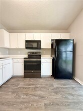28510 Seashell Ct in Wesley Chapel, FL - Building Photo - Building Photo