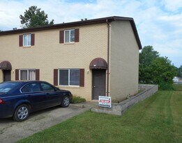 114 Wildwood Dr in Parkersburg, WV - Building Photo