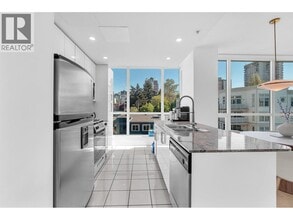 138 E Esplanade in North Vancouver, BC - Building Photo - Building Photo