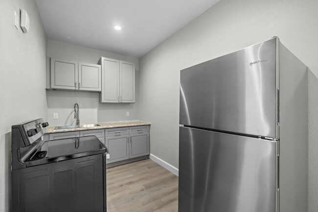 property at 614 35th St
