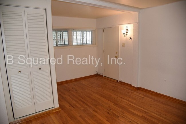 16 Clubhouse Ave-Unit -4 in Los Angeles, CA - Foto de edificio - Building Photo