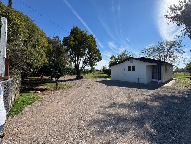 24336 Avenue 24 in Chowchilla, CA - Building Photo - Building Photo
