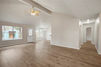 16145 Sun View Ln in Conroe, TX - Foto de edificio - Building Photo