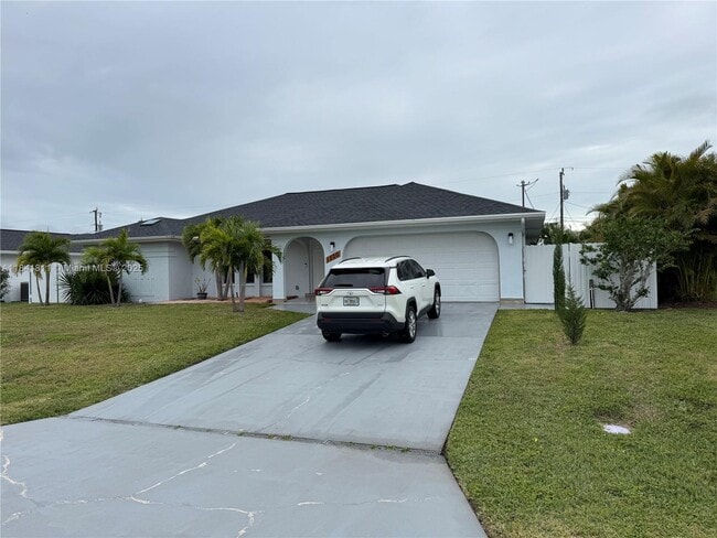 property at 1520 SE 20th Ct