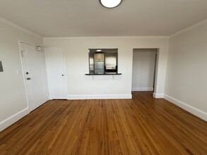 493 Arborway, Unit #1 in Boston, MA - Building Photo - Building Photo