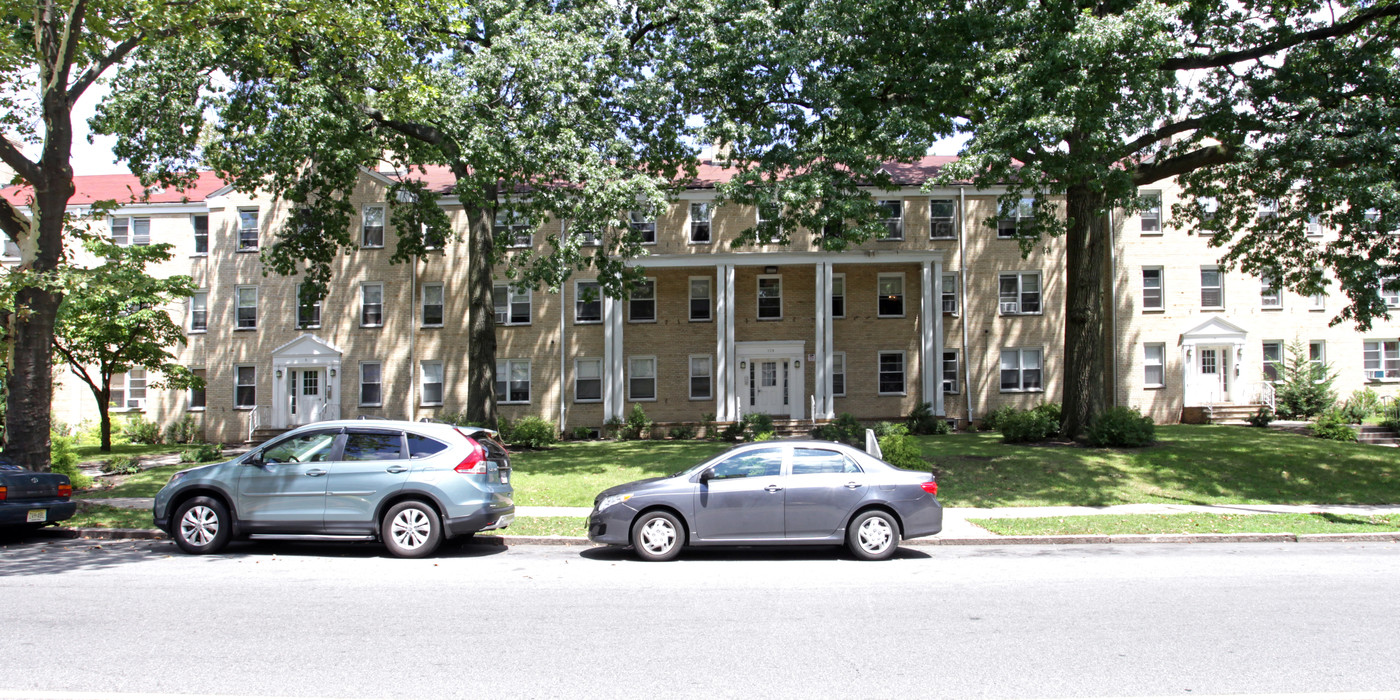 129 Chancellor Ave in Newark, NJ - Foto de edificio