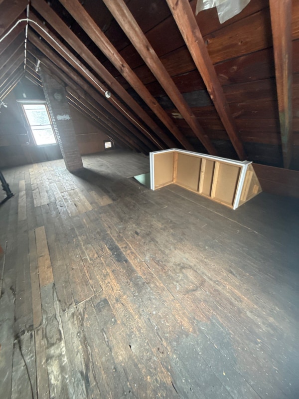 property at 32 Steel St