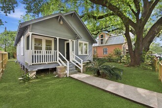 5114 Schuler St in Houston, TX - Building Photo - Building Photo