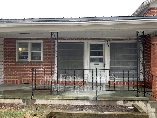 427 S Center Ave in Ada, OK - Building Photo - Building Photo
