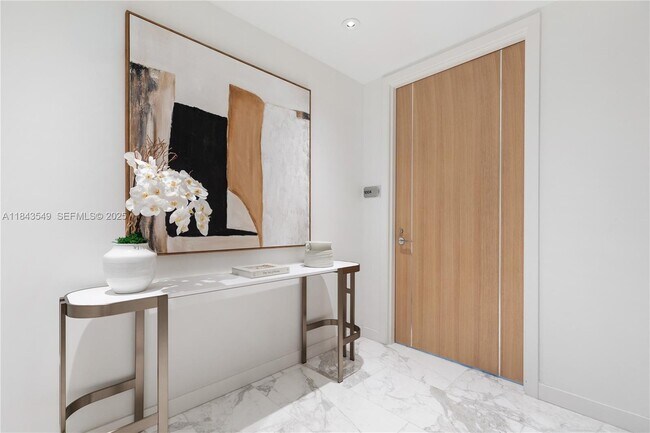 15701 Collins Ave in North Miami Beach, FL - Building Photo - Building Photo