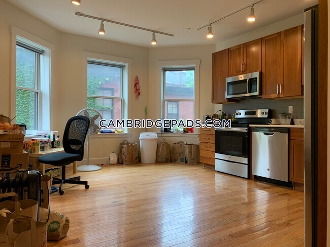 367 Harvard St in Cambridge, MA - Building Photo - Building Photo
