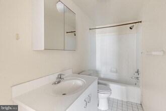 258 S 9th St in Philadelphia, PA - Building Photo - Building Photo