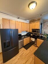 523 S 9th St, Unit 2 in Minneapolis, MN - Building Photo - Building Photo