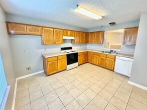 1090 Whitten Rd in Memphis, TN - Foto de edificio - Building Photo