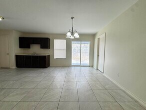 209 Mescalero Dr in Laredo, TX - Building Photo - Building Photo