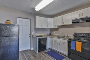 Retreat at the Park in Anderson, SC - Building Photo