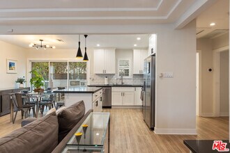 3839 Marcasel Ave in Los Angeles, CA - Building Photo - Building Photo