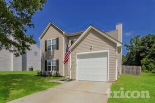 7838 Montbrook Dr in Charlotte, NC - Building Photo