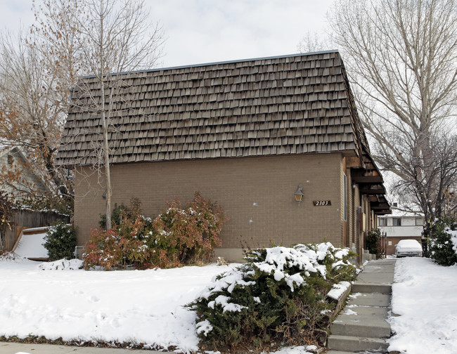 2303 S Green St in Salt Lake City, UT - Foto de edificio - Building Photo
