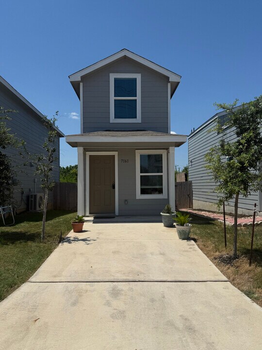 7161 Elm Cv in San Antonio, TX - Building Photo