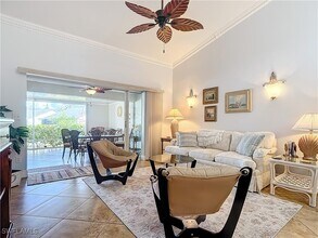 109 Tanglewood Ct in Naples, FL - Foto de edificio - Building Photo
