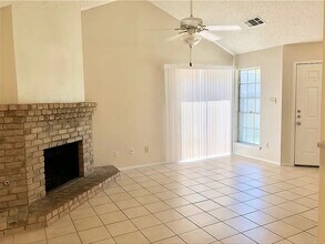 319-317 Greenlawn Blvd in Round Rock, TX - Building Photo - Building Photo