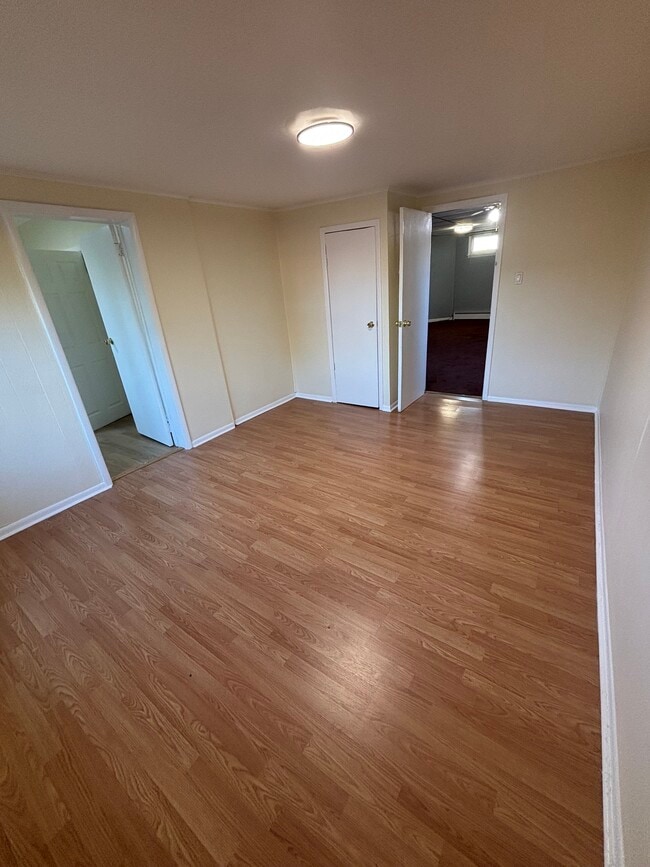 350 Ridge Rd, Unit 2 in Lyndhurst, NJ - Building Photo - Building Photo