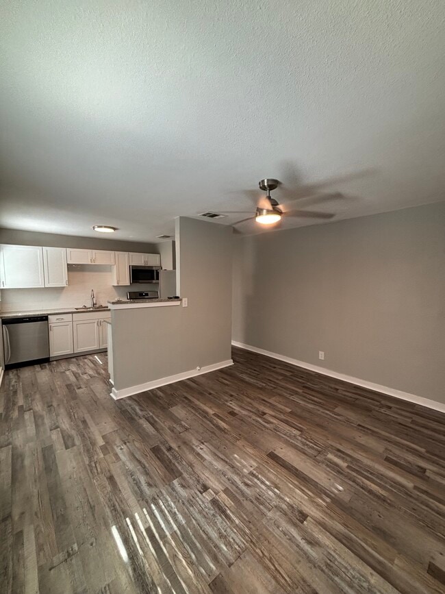 2805 Crest Avenue, Unit B