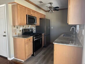96 Harding St in Wethersfield, CT - Building Photo - Building Photo