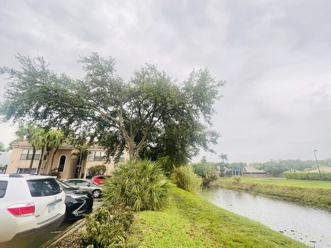 2736 S University Dr, Unit 1102 in Davie, FL - Building Photo - Building Photo