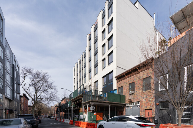 81 Irving Pl in Brooklyn, NY - Building Photo - Building Photo