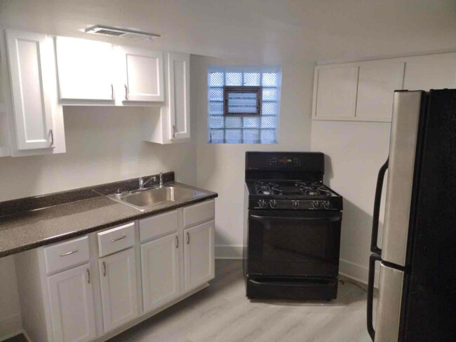 2430 N Spaulding Ave in Chicago, IL - Building Photo - Building Photo