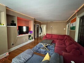 317 St Paul St in Brookline, MA - Building Photo