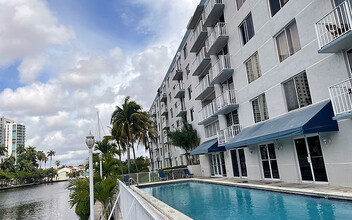 1740 NW N River Dr, Unit 212 in Miami, FL - Foto de edificio - Building Photo