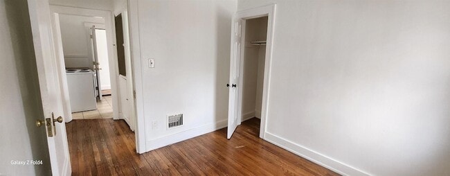 29 E Harry Ave in Hazel Park, MI - Foto de edificio - Building Photo