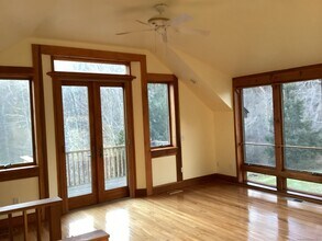 40 Chestnut Hill Rd in Newtown, CT - Building Photo - Building Photo