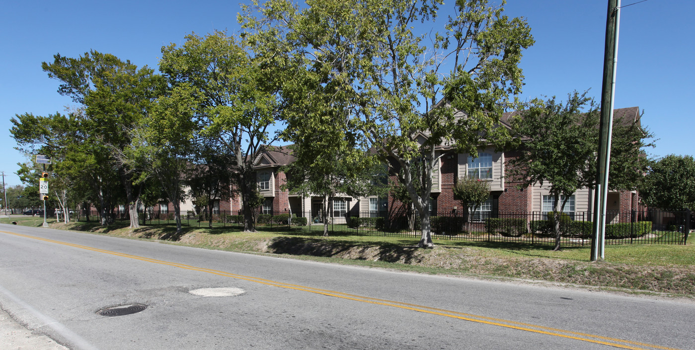 The Shoreham in Houston, TX - Building Photo