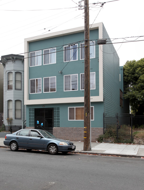 370 Bartlett St in San Francisco, CA - Building Photo