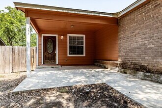 3613 Candle Ridge Dr in San Antonio, TX - Building Photo - Building Photo