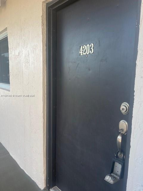 9917 W Okeechobee Rd in Hialeah, FL - Building Photo