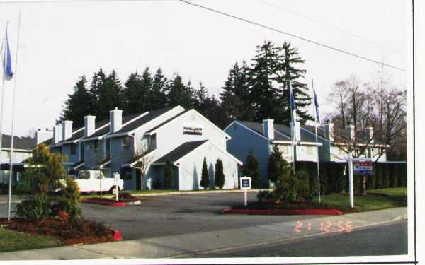 115 124th St SE in Everett, WA - Foto de edificio