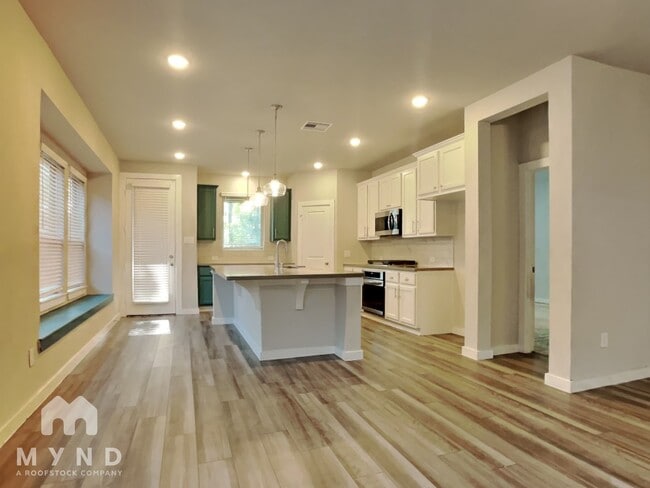 734 Lacebark Elm Trl