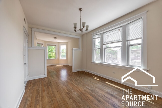 2816 N Troy St, Unit 2F in Chicago, IL - Building Photo - Building Photo