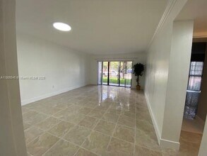650 NE 149th St in North Miami, FL - Building Photo - Building Photo