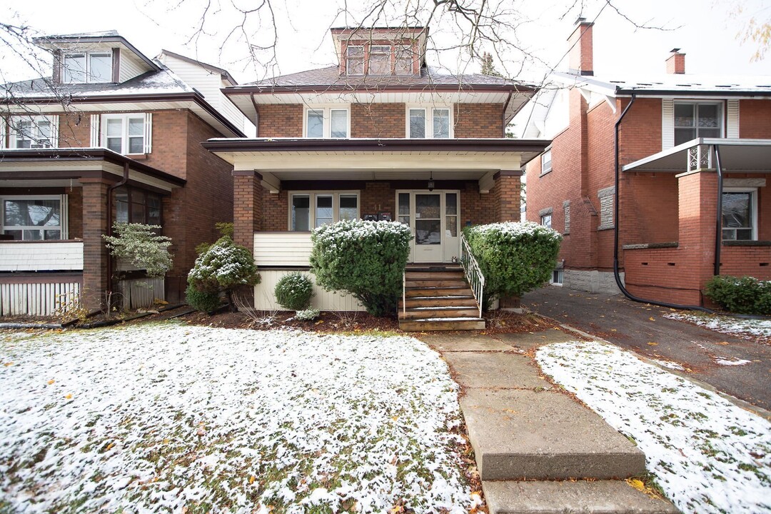 41 Merner Av in Kitchener, ON - Building Photo