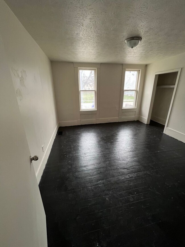 1333 E 68th St, Unit Unit #1 in Cleveland, OH - Building Photo - Building Photo
