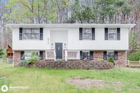 6737 Langston Dr in Knoxville, TN - Building Photo - Building Photo