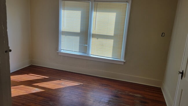 807 N Prospect Ave in Champaign, IL - Building Photo - Building Photo