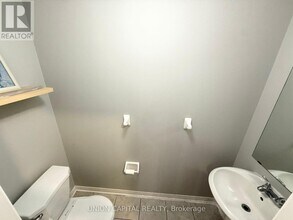 92 Guinevere Rd in Markham, ON - Building Photo - Building Photo